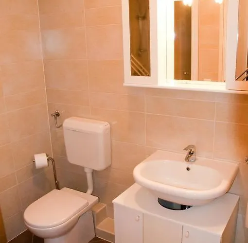 Roza * Novigrad Istria