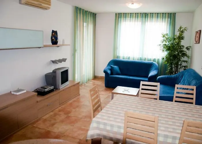 Roza * Novigrad Istria